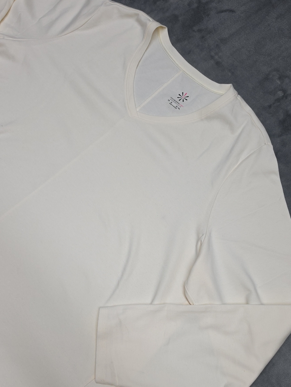 Isaac Mizrahi Cream Long Sleeve V-Neck Tee 3X